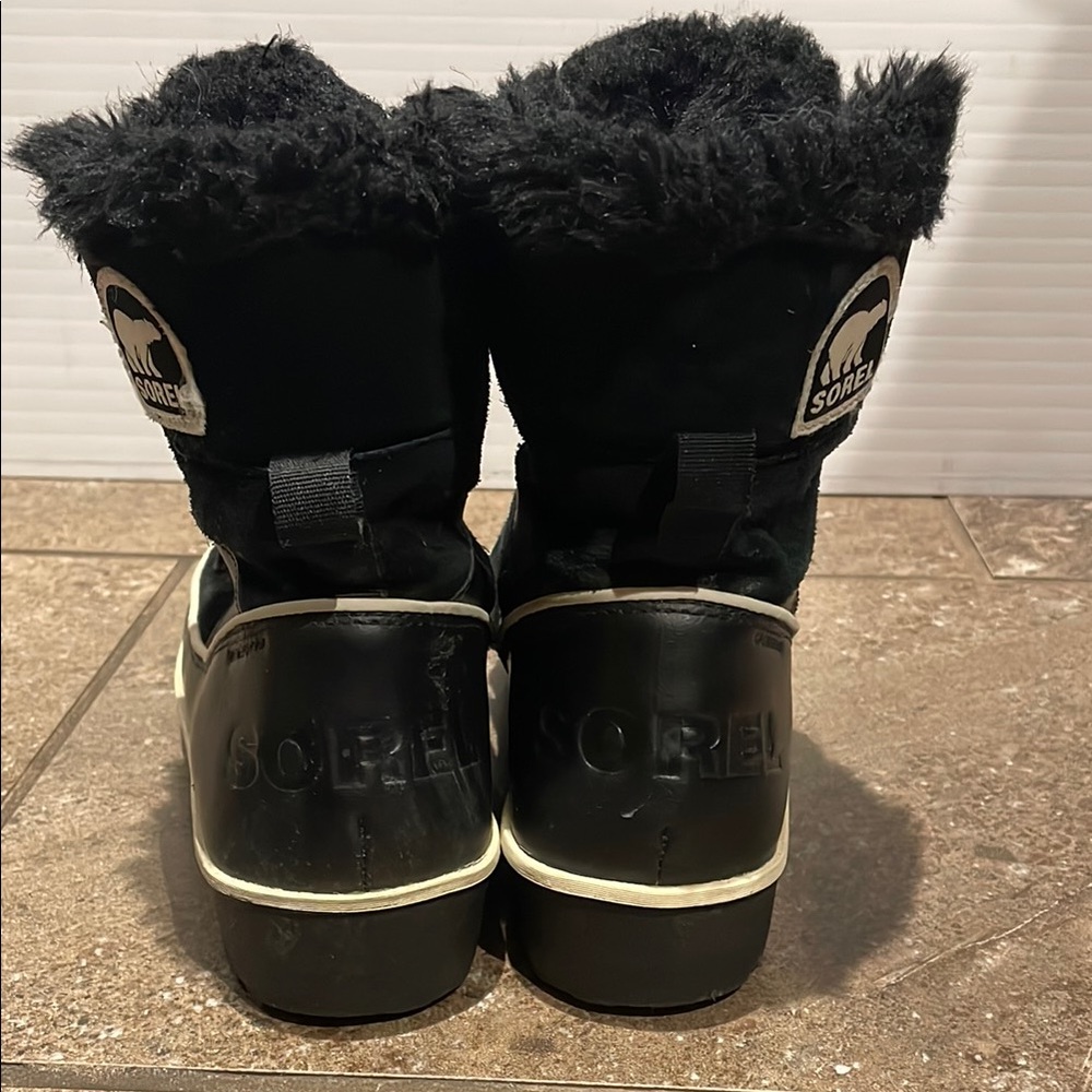 Sorel Women's Black Winter Boots - Picture 4 of 5